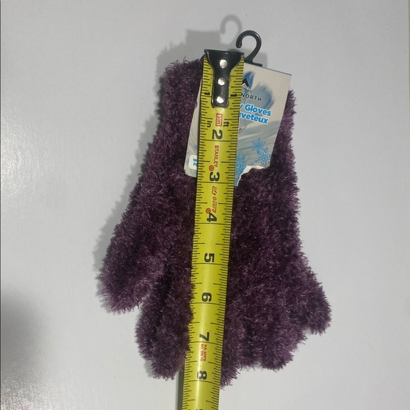 โผ๏ธLAST CHANCE ๐2/$20 NWT New True North Lilac Purple Fuzzy Soft Gloves - Picture 5 of 7